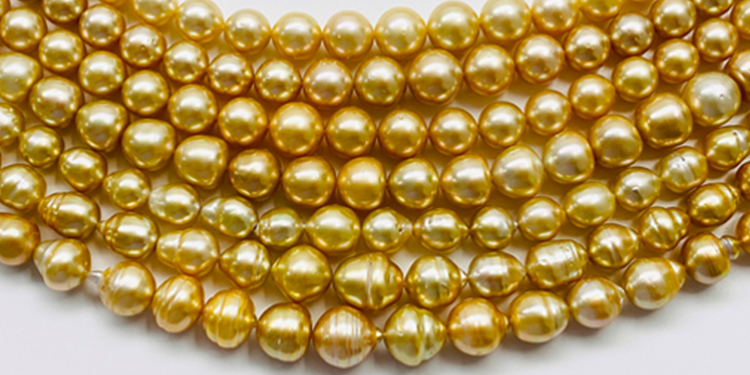 A Guide to Distinguishing High-Quality Golden Pearls From Lower-Quality Ones